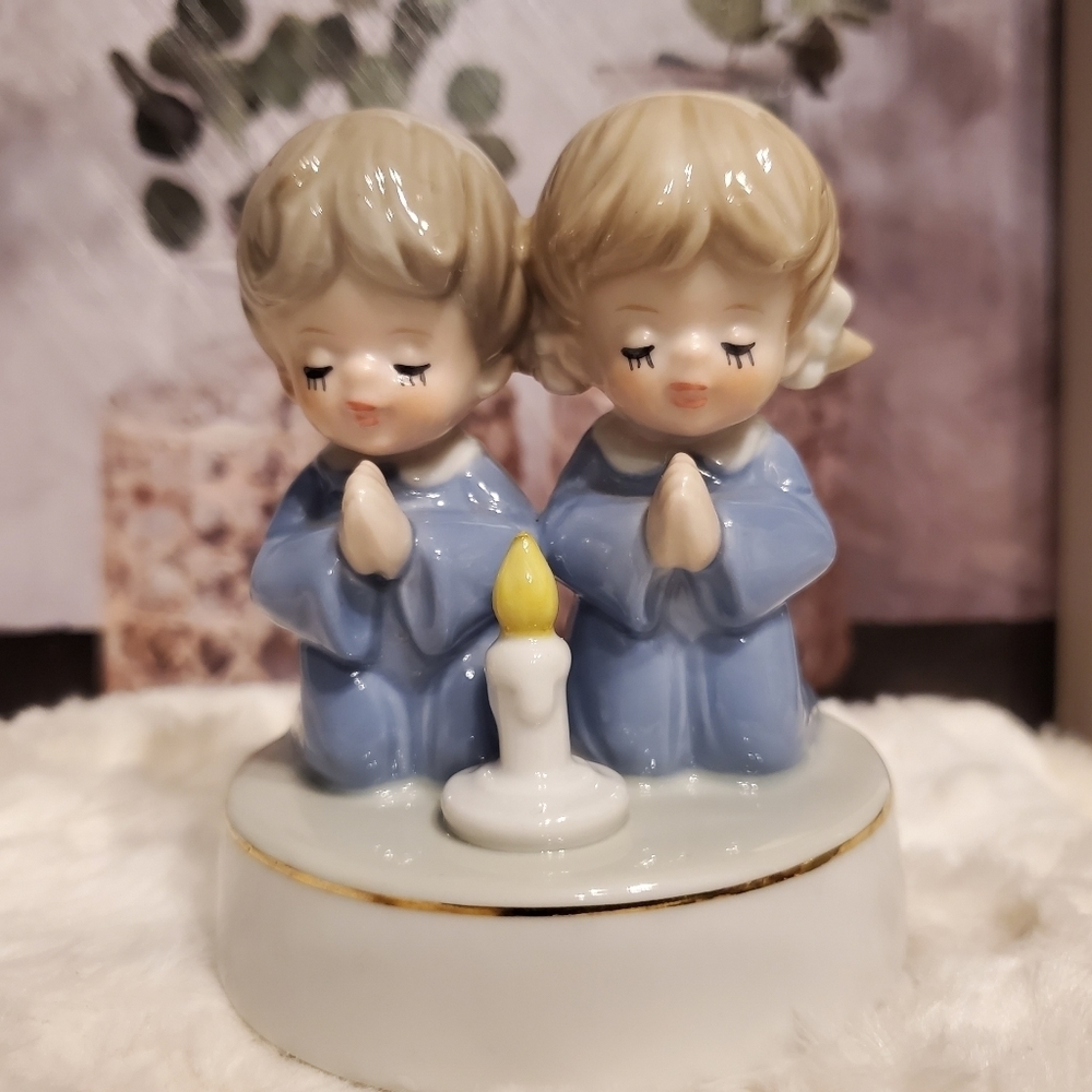 𝅺VINTAGE Berman & Anderson Wind Up Music Box Praying Children 1970's